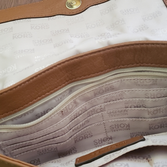 Authentic Michael Kors Handbag - Picture 5 of 6